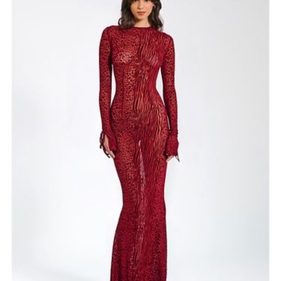 Miss Circle Dresses & Skirts - Miss Circle Women Waylynn Burnout Velvet Detail Mesh Backless Maxi Dress